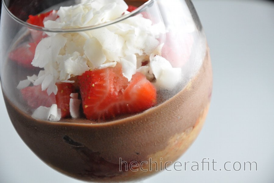 Parfaits de crema de tofu y chocolate