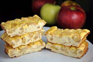 Barras de tarta de queso con manzana y proteínas (sin gluten, sin azúcar)