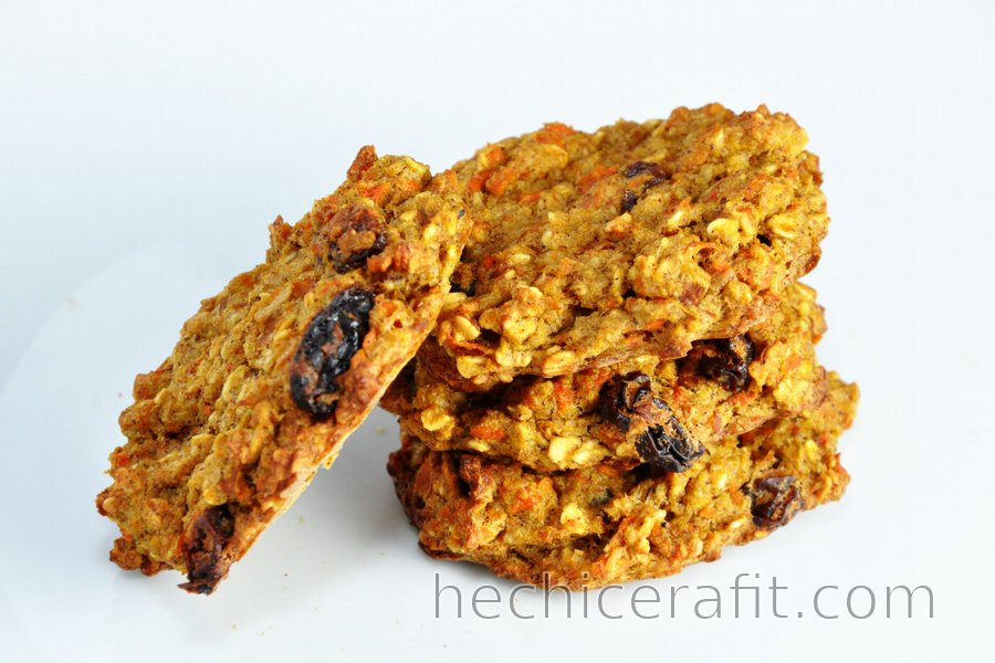 Galletas o pan saludable de zanahoria y manzana sin harina, azúcar y grasas  