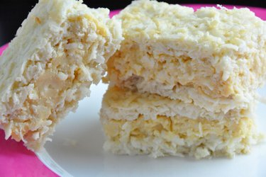 Pastel de coco con pudín de yema de huevo (sin gluten)