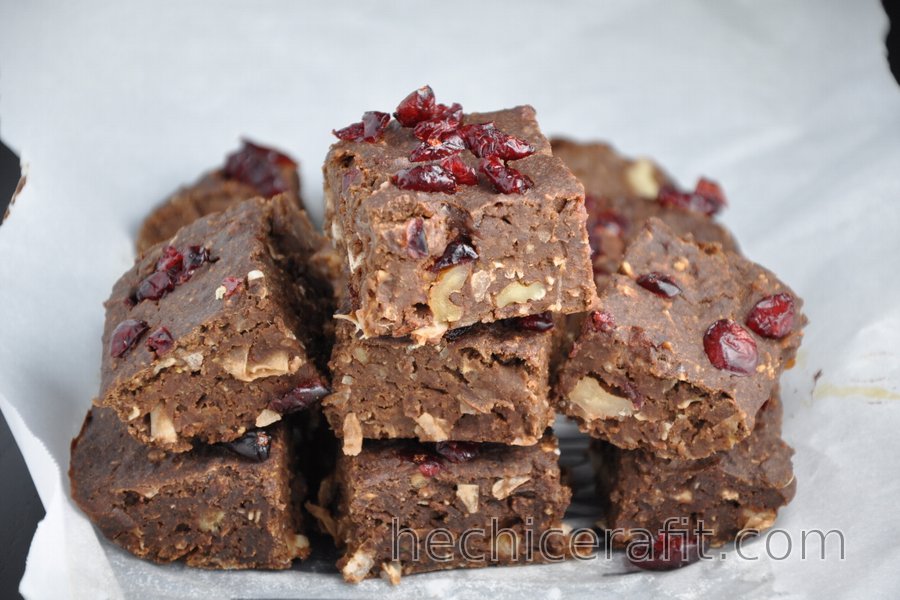 Brownies de granos con arándanos, coco y nueces (sin gluten)