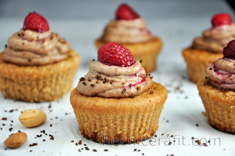 Cupcakes de almendra con crema de cacao y anacardo (sin gluten)