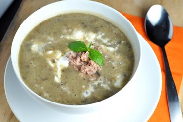 Sopa de Papas con Champiñones y Atún